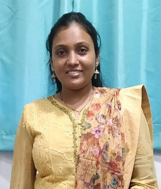 Dr Leena Patil